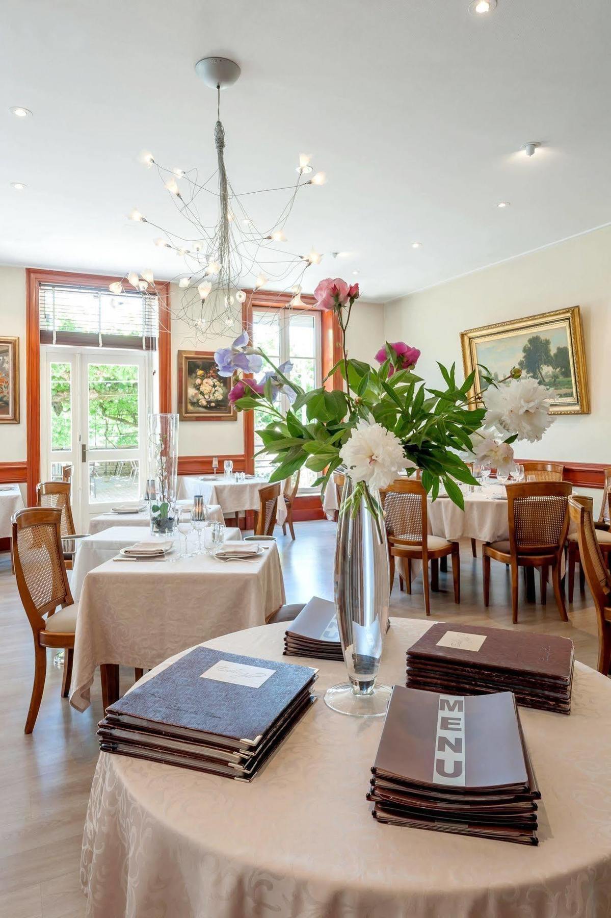 Hotel Restaurant Emile Job Montmerle-sur-Saone Eksteriør billede