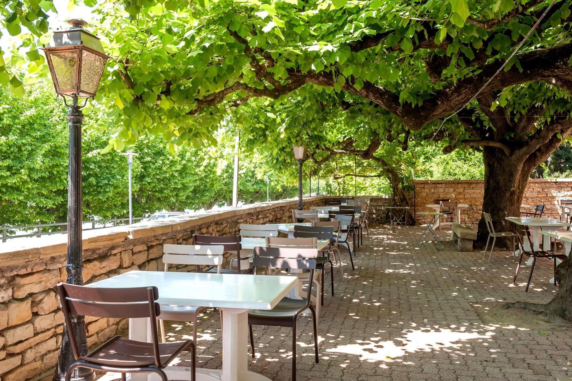Hotel Restaurant Emile Job Montmerle-sur-Saone Eksteriør billede