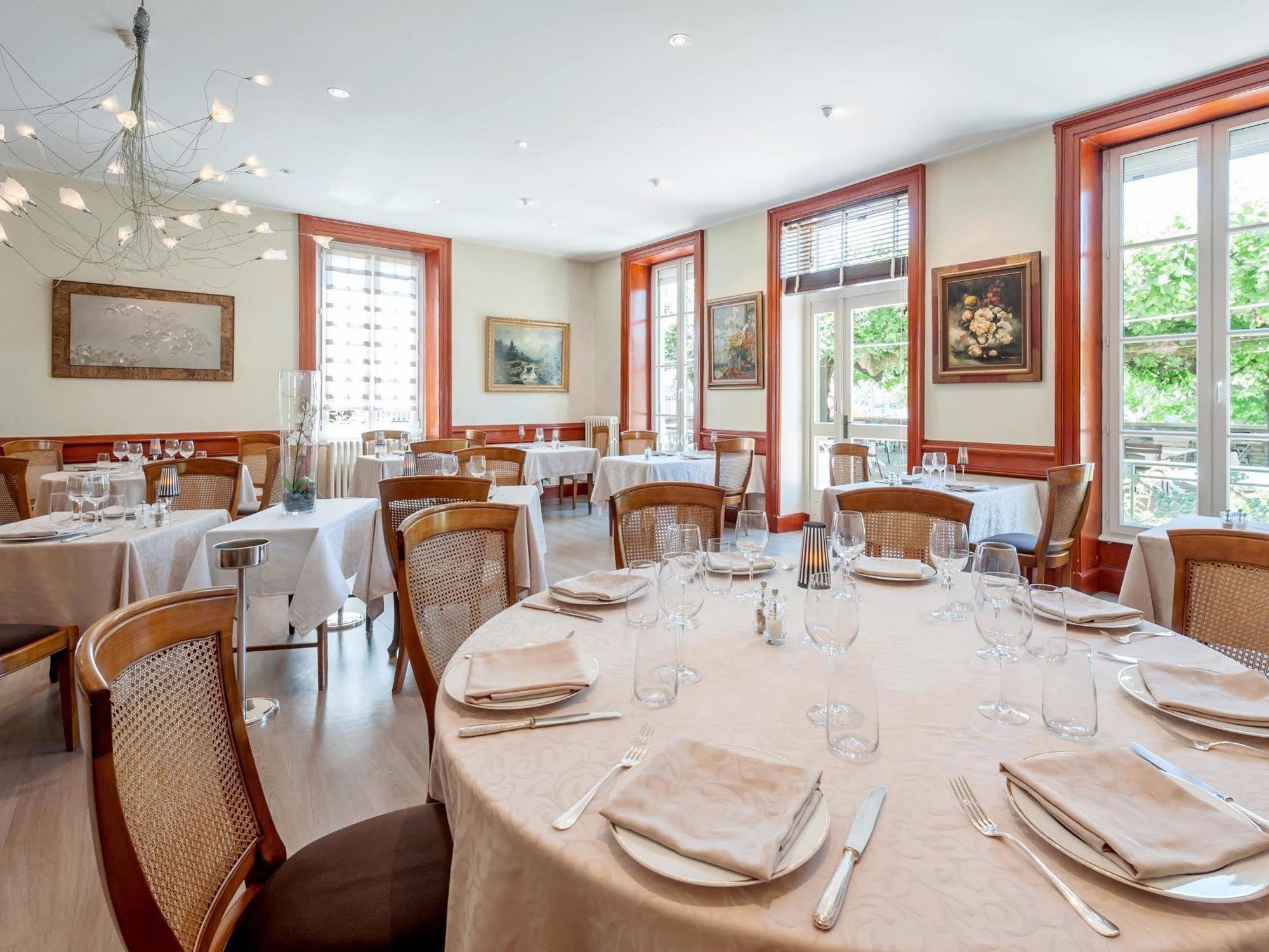 Hotel Restaurant Emile Job Montmerle-sur-Saone Eksteriør billede