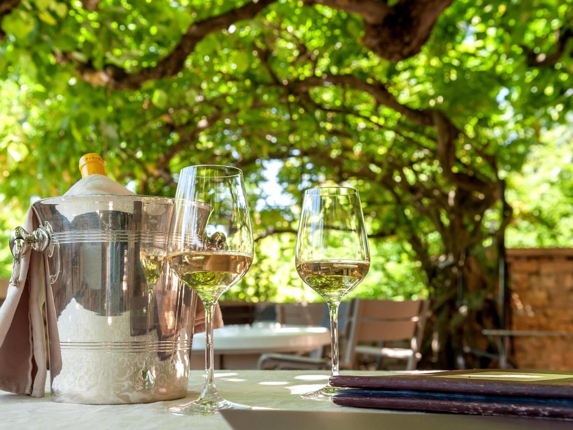 Hotel Restaurant Emile Job Montmerle-sur-Saone Eksteriør billede